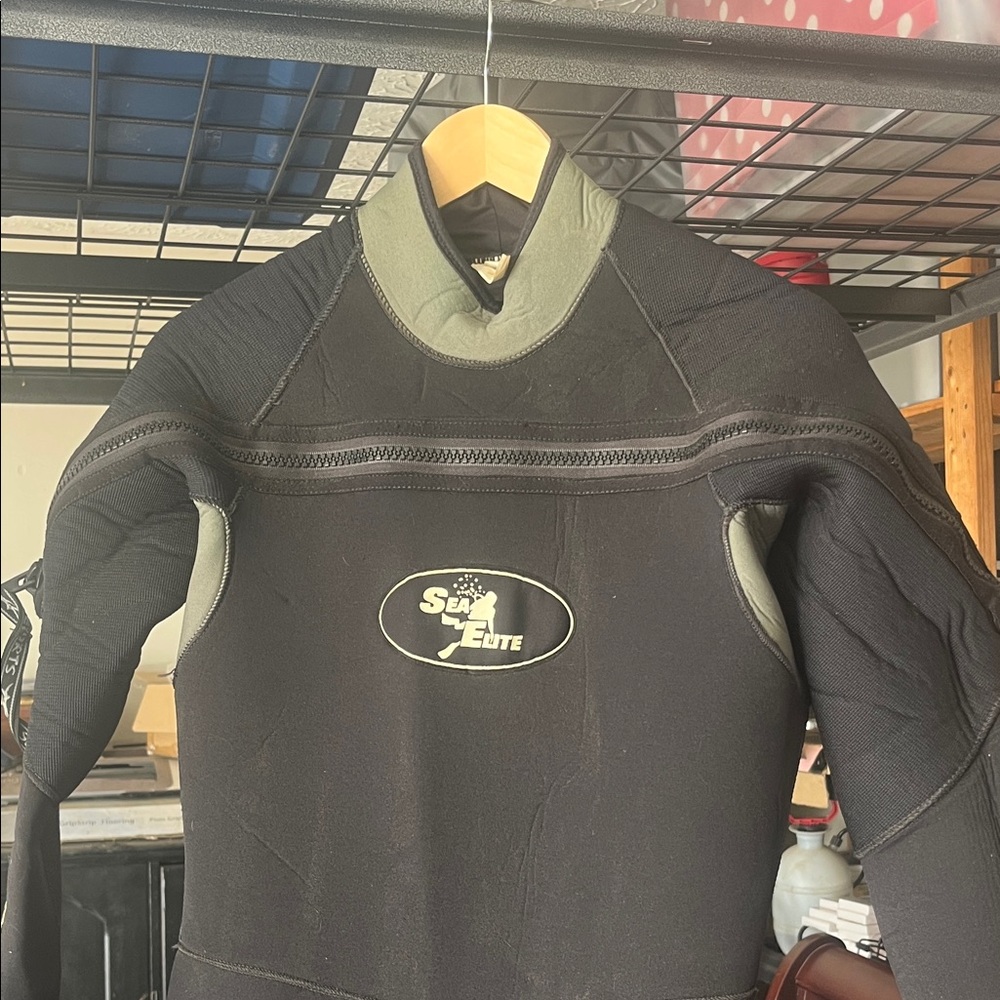 Sea Elite Black and Gray Wetsuit